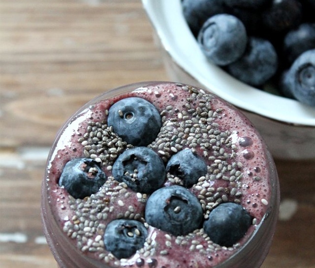 Smoothie Puissant Aux Bleuets Sauvages Et Aux Epinards Almond Breeze